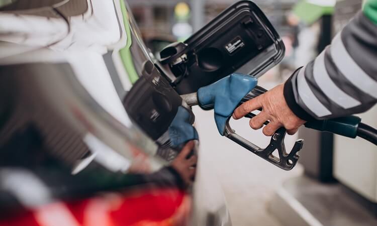 AEVECAR advierte de que las nuevas medidas del Gobierno recortan a la mitad las ayudas a los consumidores